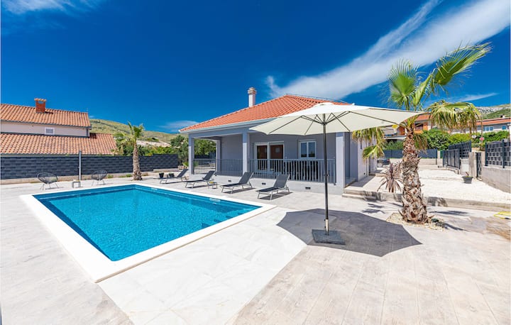 Beautiful Home In Trogir - Trogir