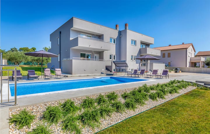 Amazing Home In Pula With Sauna - Pula