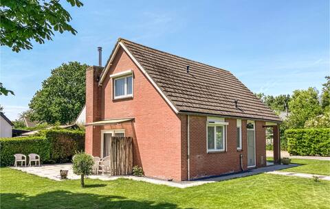 4 bedroom lovely home in Bruinisse