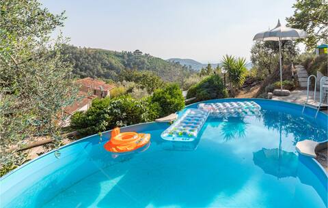 Awesome home in Marliana with kitchenette