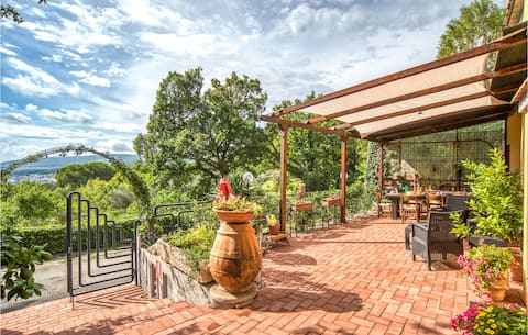 2 bedroom gorgeous home in Chianciano Terme