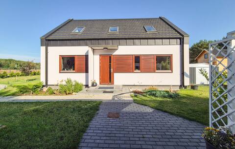 Awesome home in Nowe Warpno with WiFi