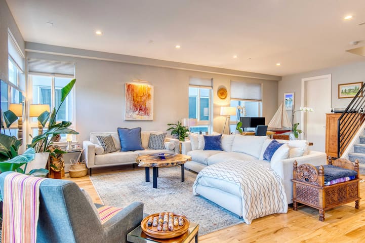 Walk to Empower Field: Townhome w/ Hot Tub!