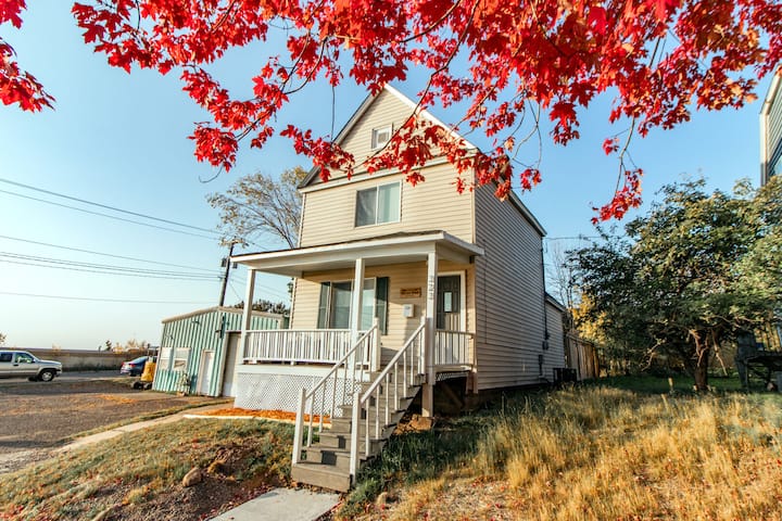 Lake Superior View | Pet Friendly | Bayview House