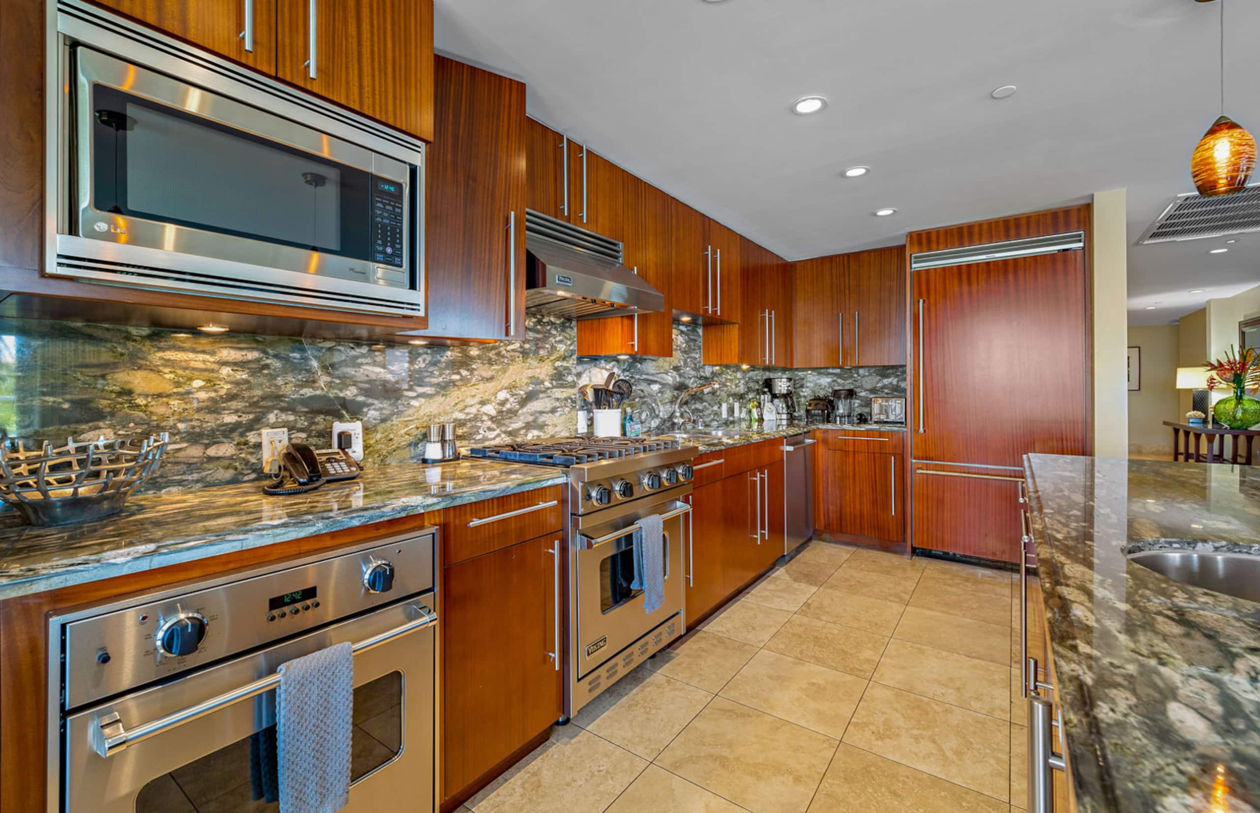 Condo in Lahaina · ★5.0 · 3 bedrooms · 4 beds · 3 baths - Image 10