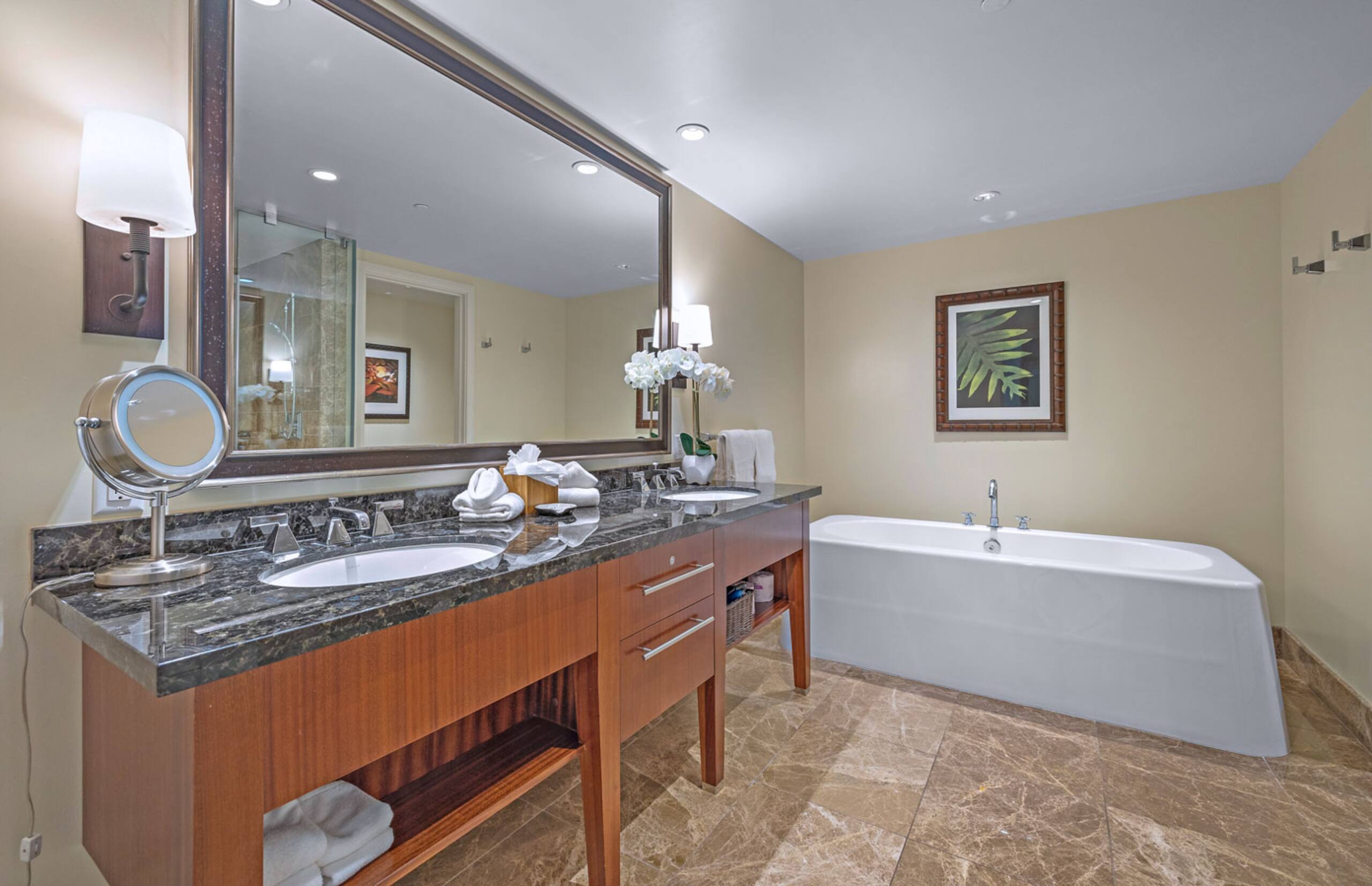 Condo in Lahaina · ★5.0 · 3 bedrooms · 4 beds · 3 baths - Image 20