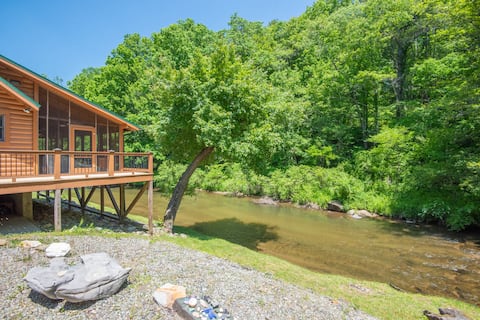 Private Creekfront Cabin in Laurel Springs