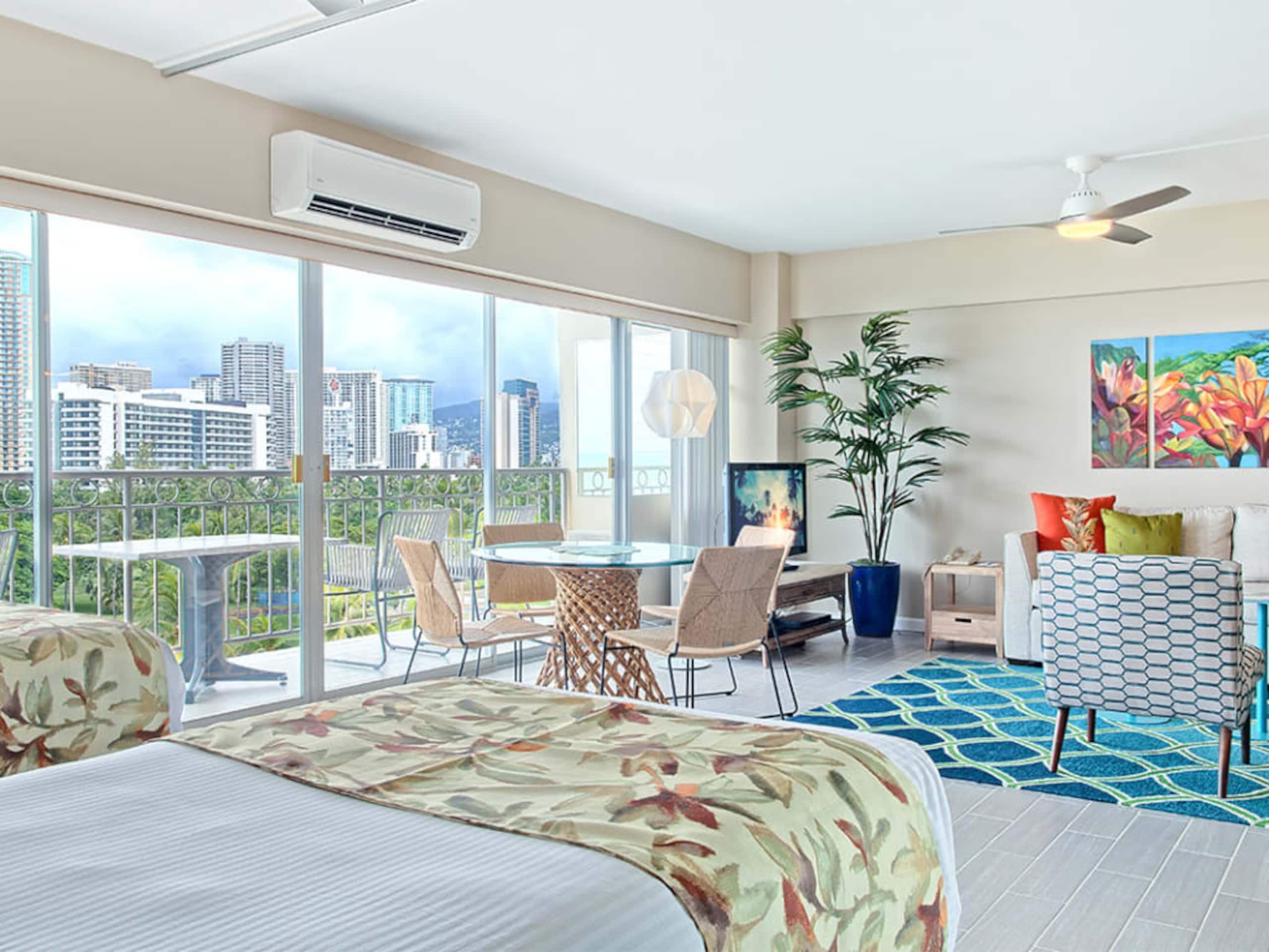 Condo in Honolulu · ★4.67 · 1 bedroom · 2 beds · 1 shared bath - Image 28