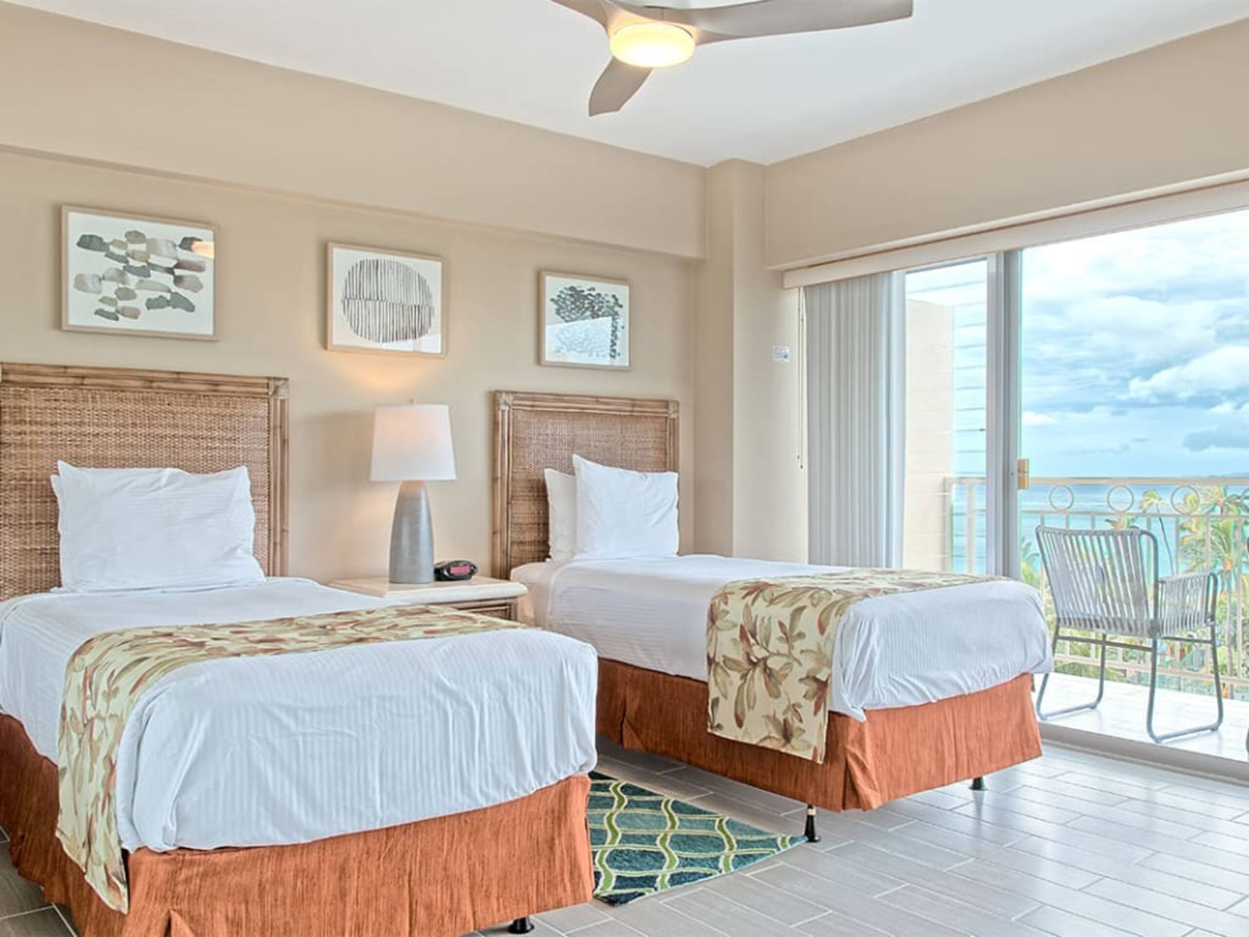 Condo in Honolulu · ★4.67 · 1 bedroom · 2 beds · 1 shared bath - Image 35