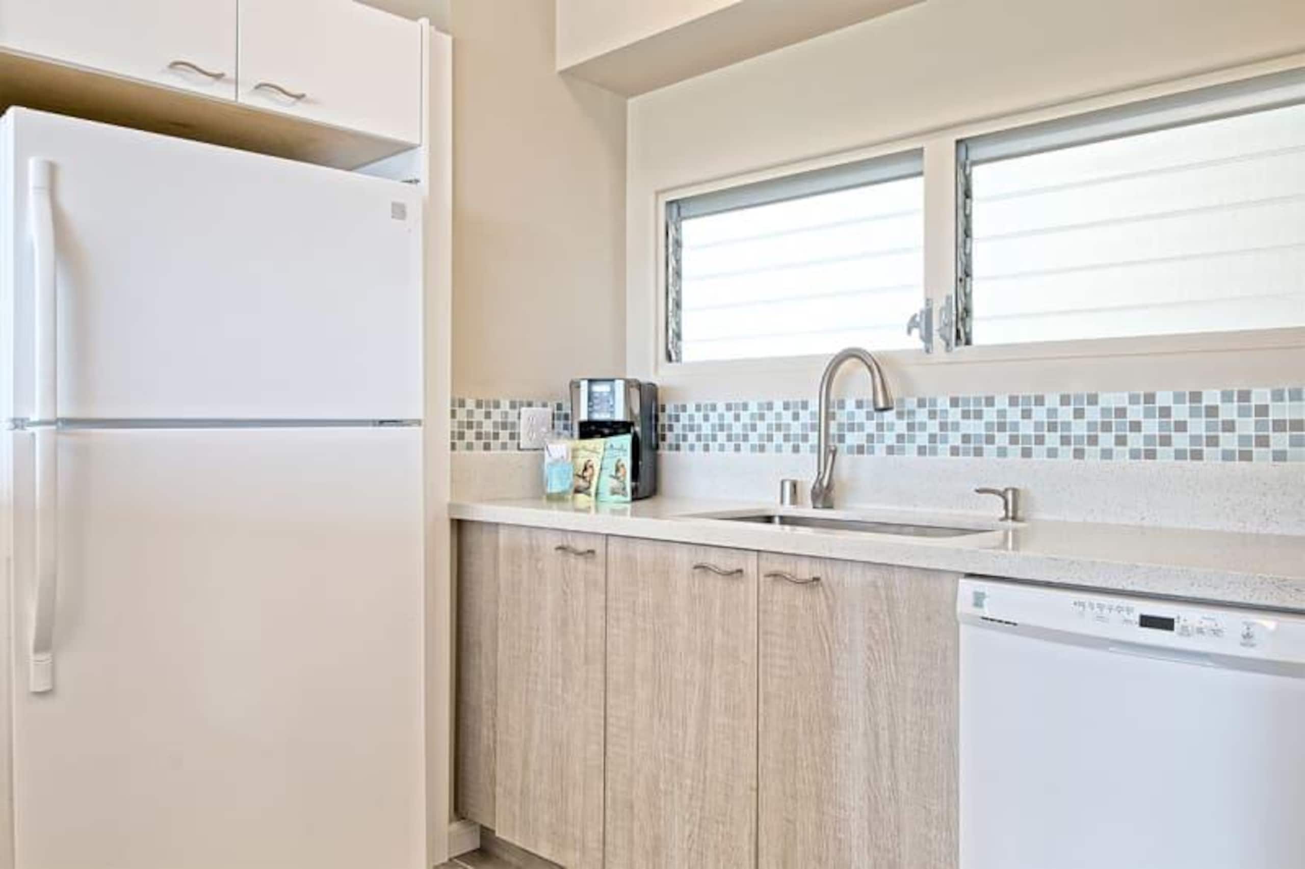 Condo in Honolulu · ★4.67 · 1 bedroom · 2 beds · 1 shared bath - Image 10