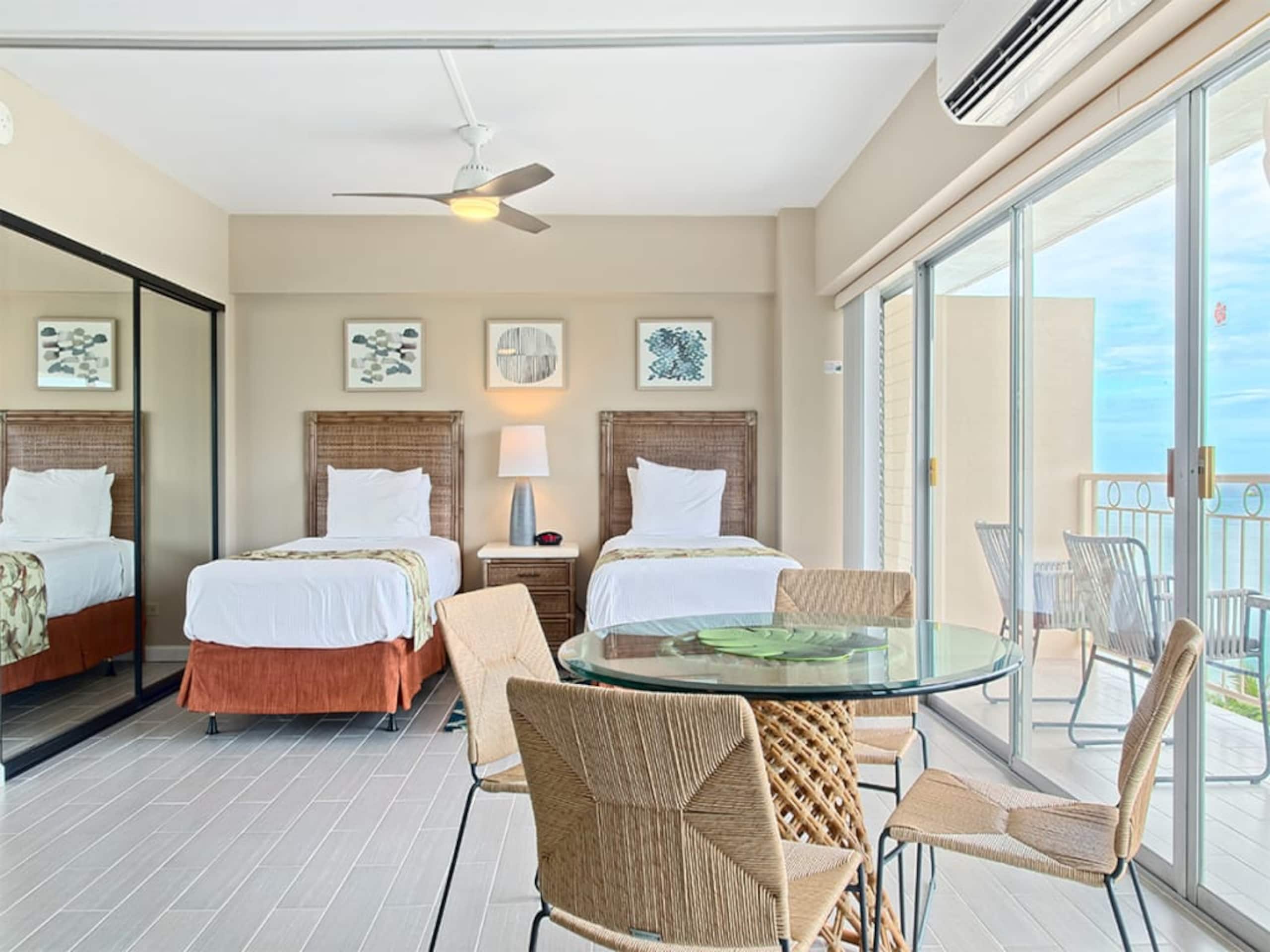 Condo in Honolulu · ★4.67 · 1 bedroom · 2 beds · 1 shared bath - Image 38