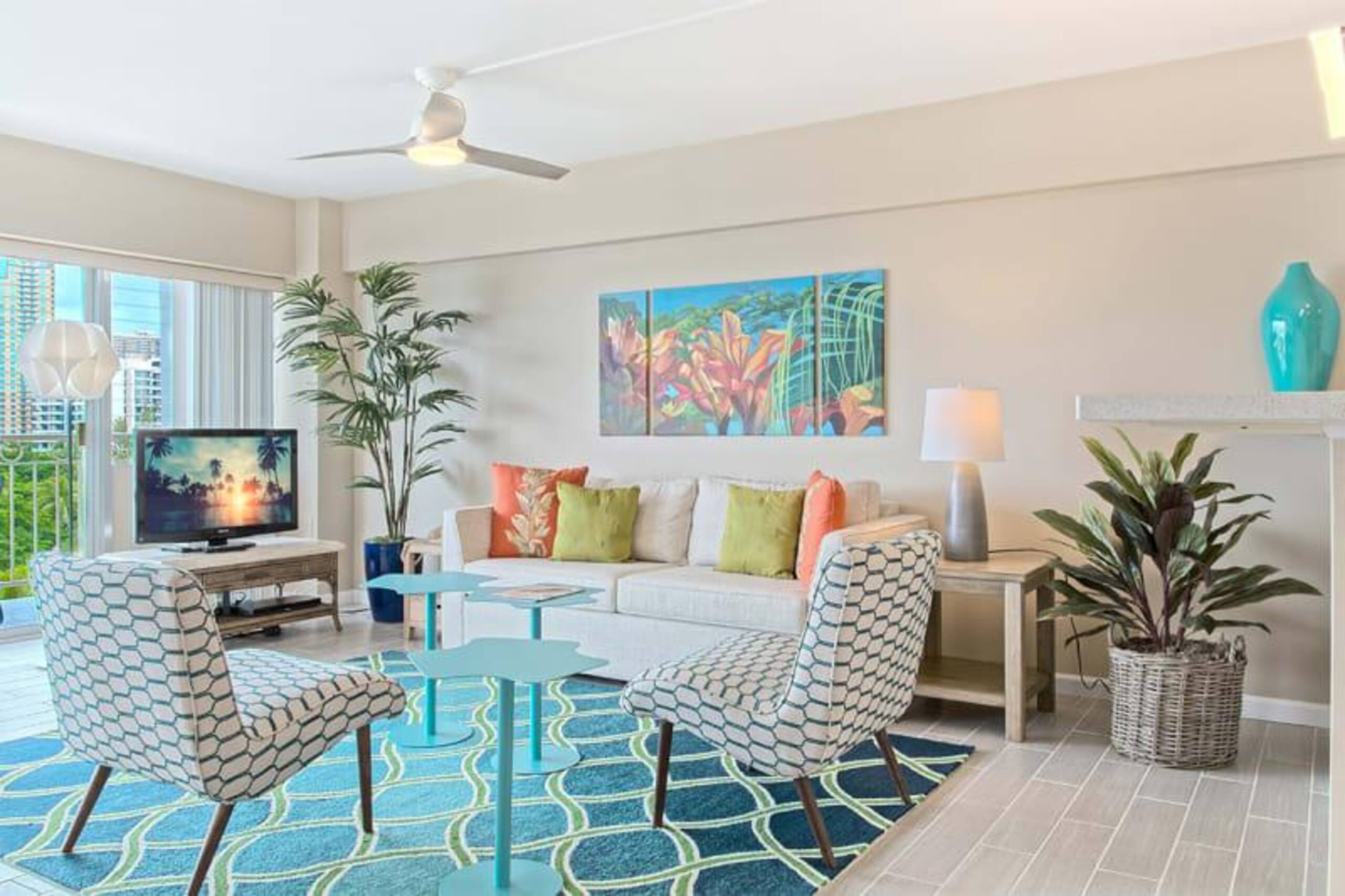 Condo in Honolulu · ★4.67 · 1 bedroom · 2 beds · 1 shared bath - Image 6