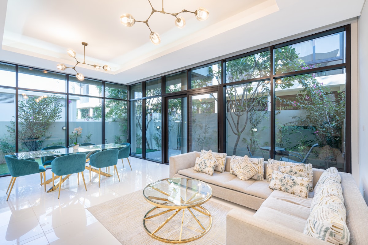 Popular Airbnb listing: Gorgeous 3BR Townhouse w/ Private Garden in Al Hebiah Third