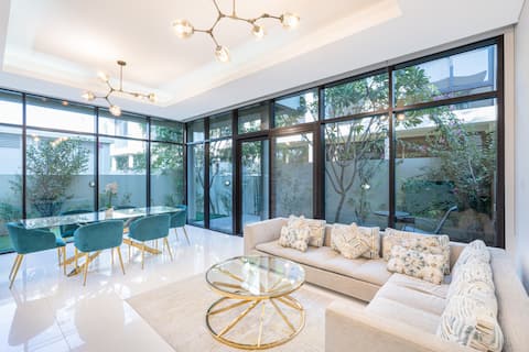Popular Airbnb listing: Gorgeous 3BR Townhouse w/ Private Garden in Al Hebiah Third