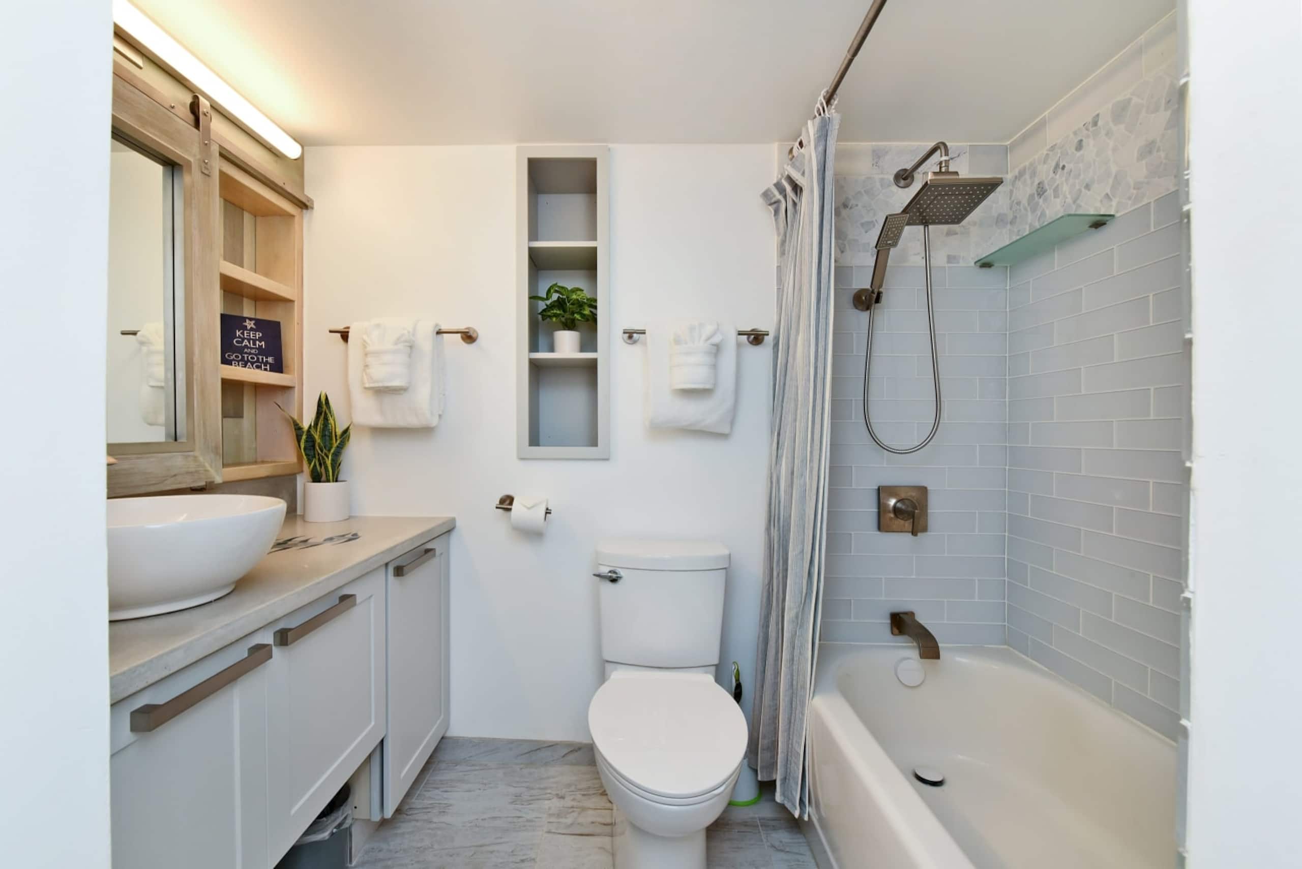 Condo in Kihei · ★4.84 · 1 bedroom · 2 beds · 2 private baths - Image 19