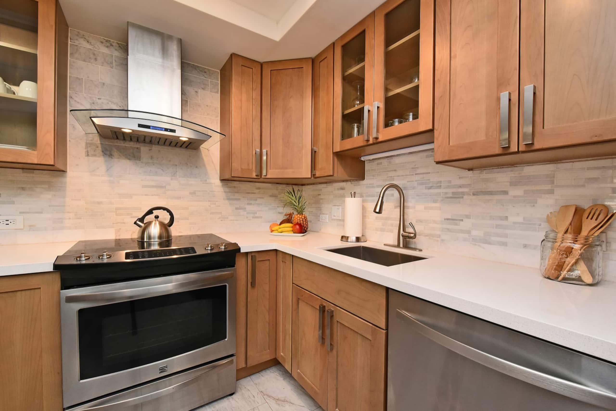 Condo in Kihei · ★4.84 · 1 bedroom · 2 beds · 2 private baths - Image 9