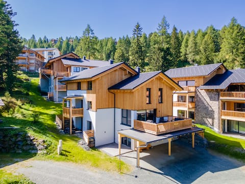 Chalet with sauna and whirlpool near ski slope