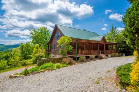 Views + Fenced Yard + Fire Pit + Near Outfitters