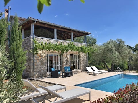 Villa with sea view for 6 persons in Poreč-Kukci
