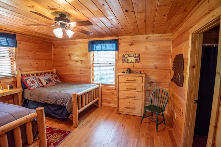 С сандъци (за да разопаковате и да се чувствате като у дома си)...