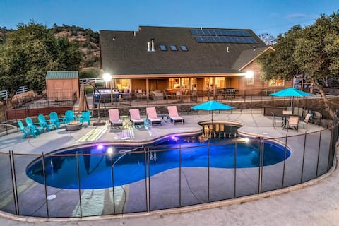 Mountain Elegance w/ pool, hot tub, projector