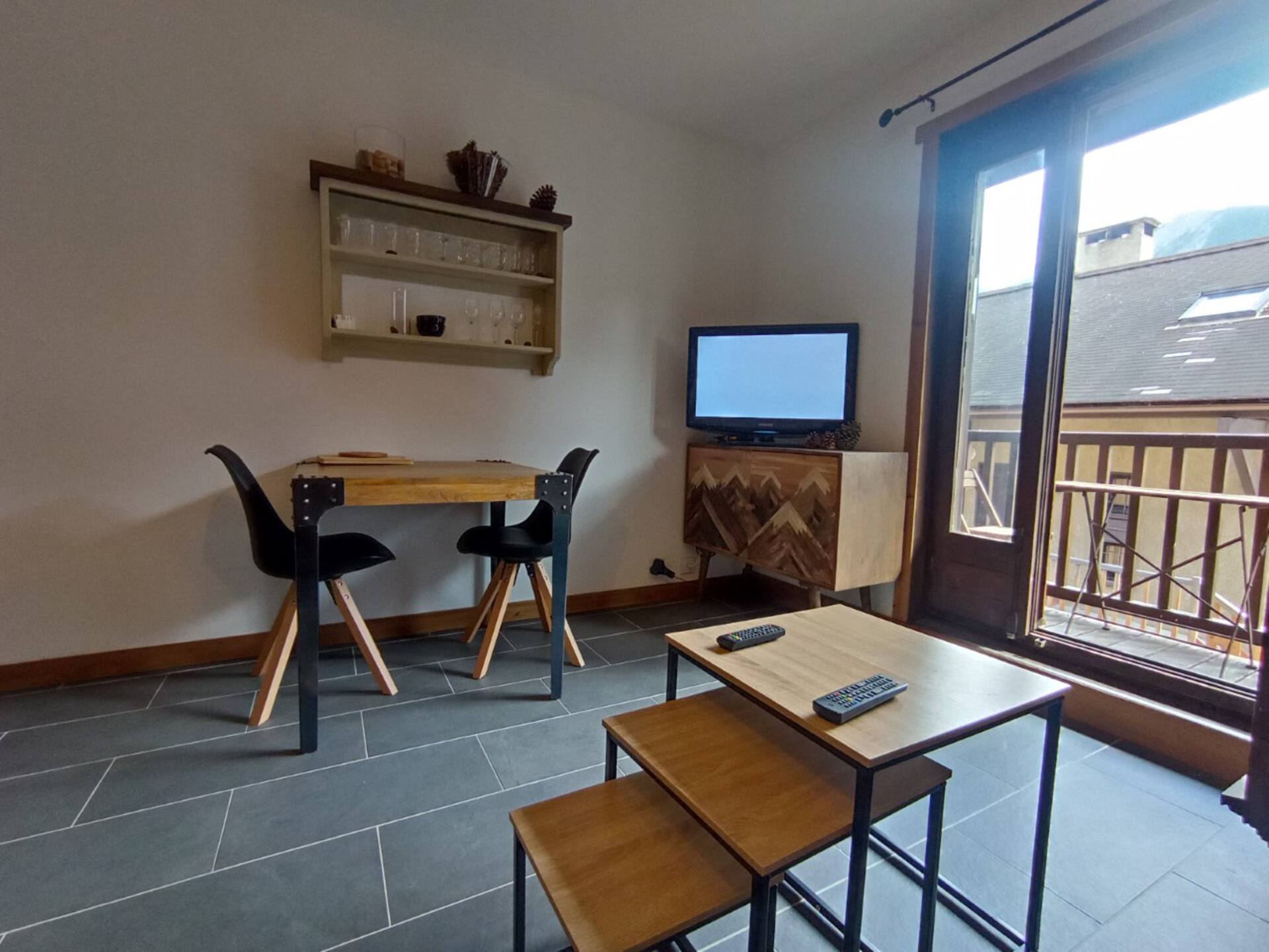 Bright 30 M With Balcony Center Villa — photo 2