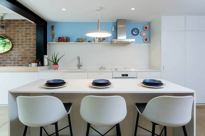 Architectural Repose by Veeve gallery image 3