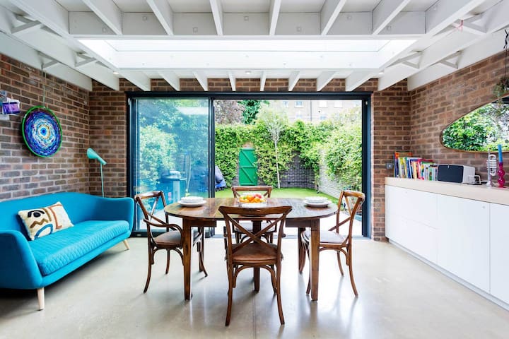 Architectural Repose by Veeve