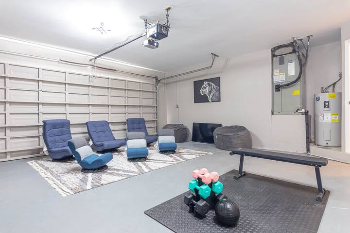 “JCC” family home,GameRoom,Theater, Large groups gallery image 3