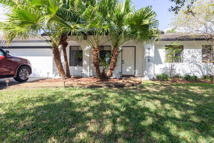 “TheOG”sleeps16,CooperCity,GameRoom,family,minuts2HardRock gallery image 3