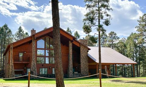 Copper Elk Manor | Luxury Cabin on Forest Border