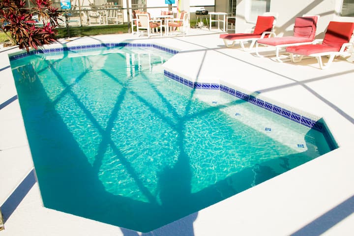 Ref 19. Modern Villa. Sleeps 12. Private Pool. - Kissimmee, FL