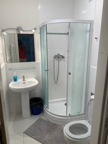 3 Bed Flat – Sleeps 10 – Pets – Smoking on terrace gallery image 5