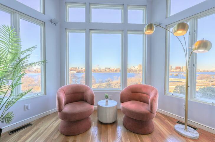 Luxurious Fenway 2BR Penthouse w/ Roof Deck gallery image 4