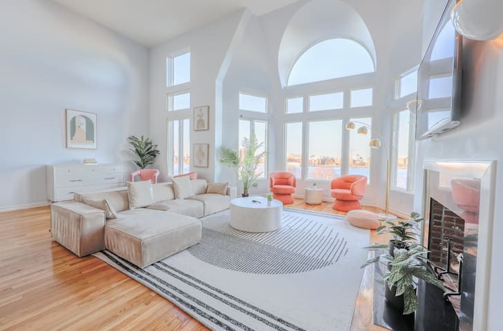 Luxurious Fenway 2BR Penthouse w/ Roof Deck gallery image 3