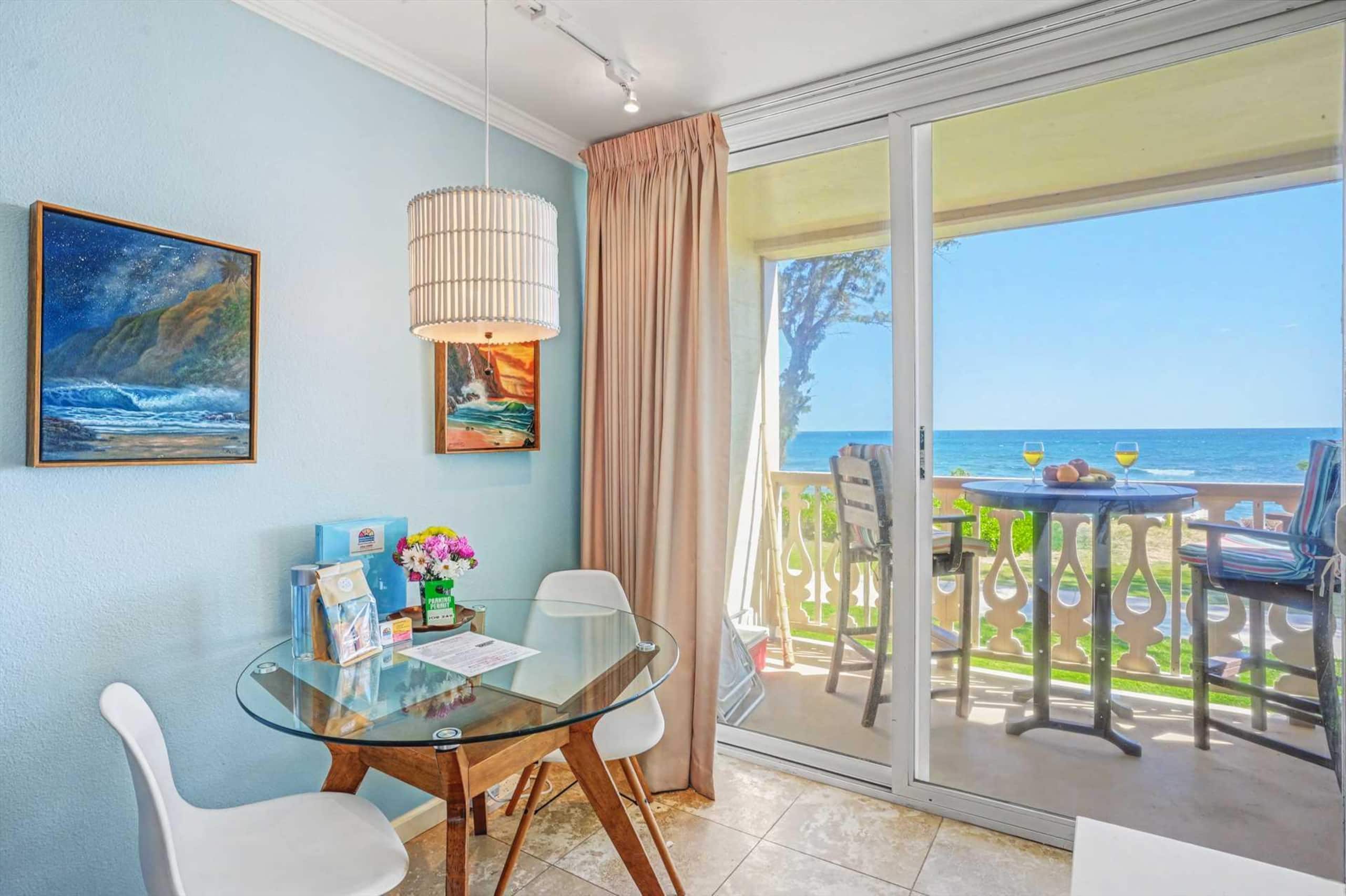Oceanfront Ocean View Studio | King Bed | Split AC - Photo 7