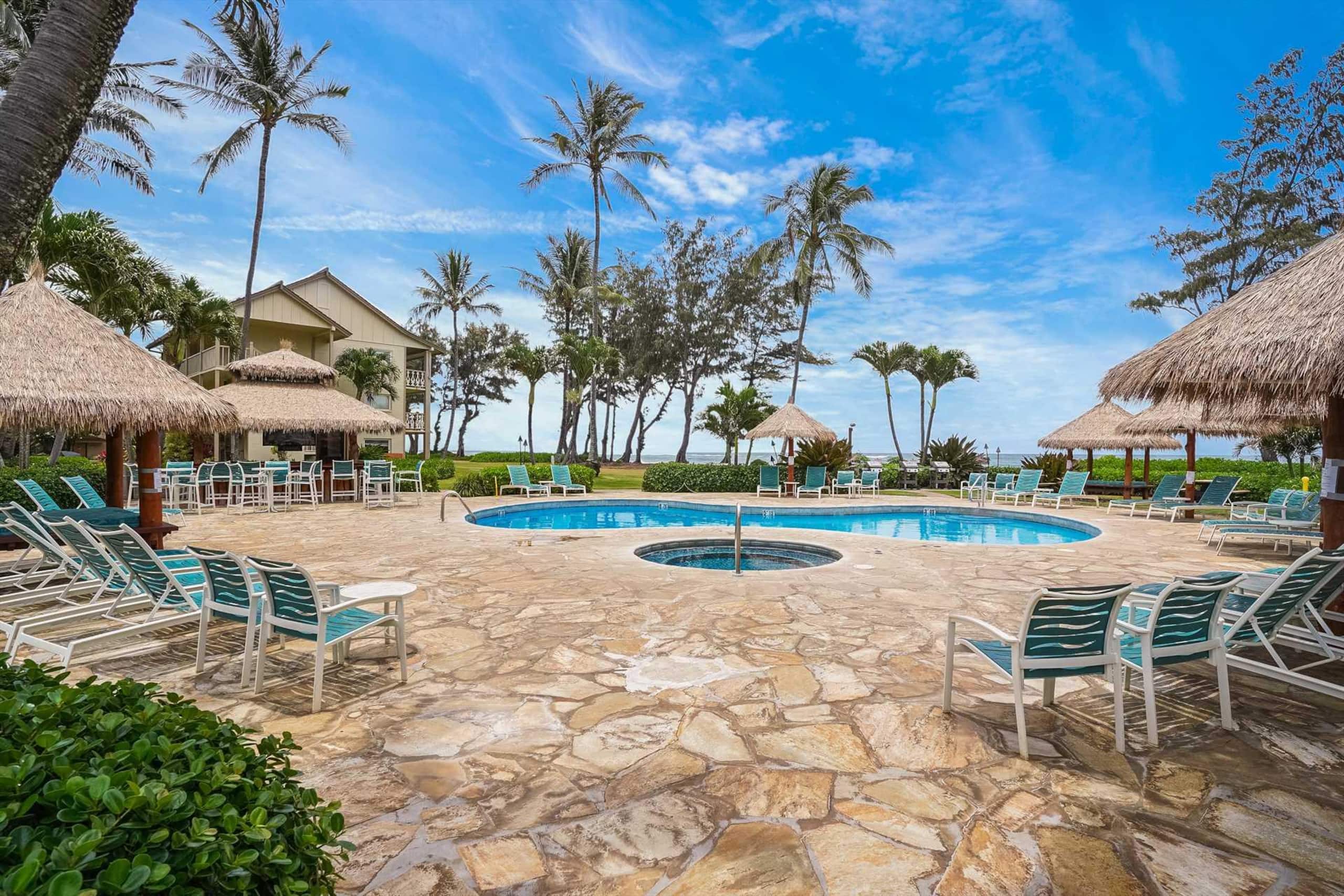 Oceanfront Ocean View Studio | King Bed | Split AC - Photo 21