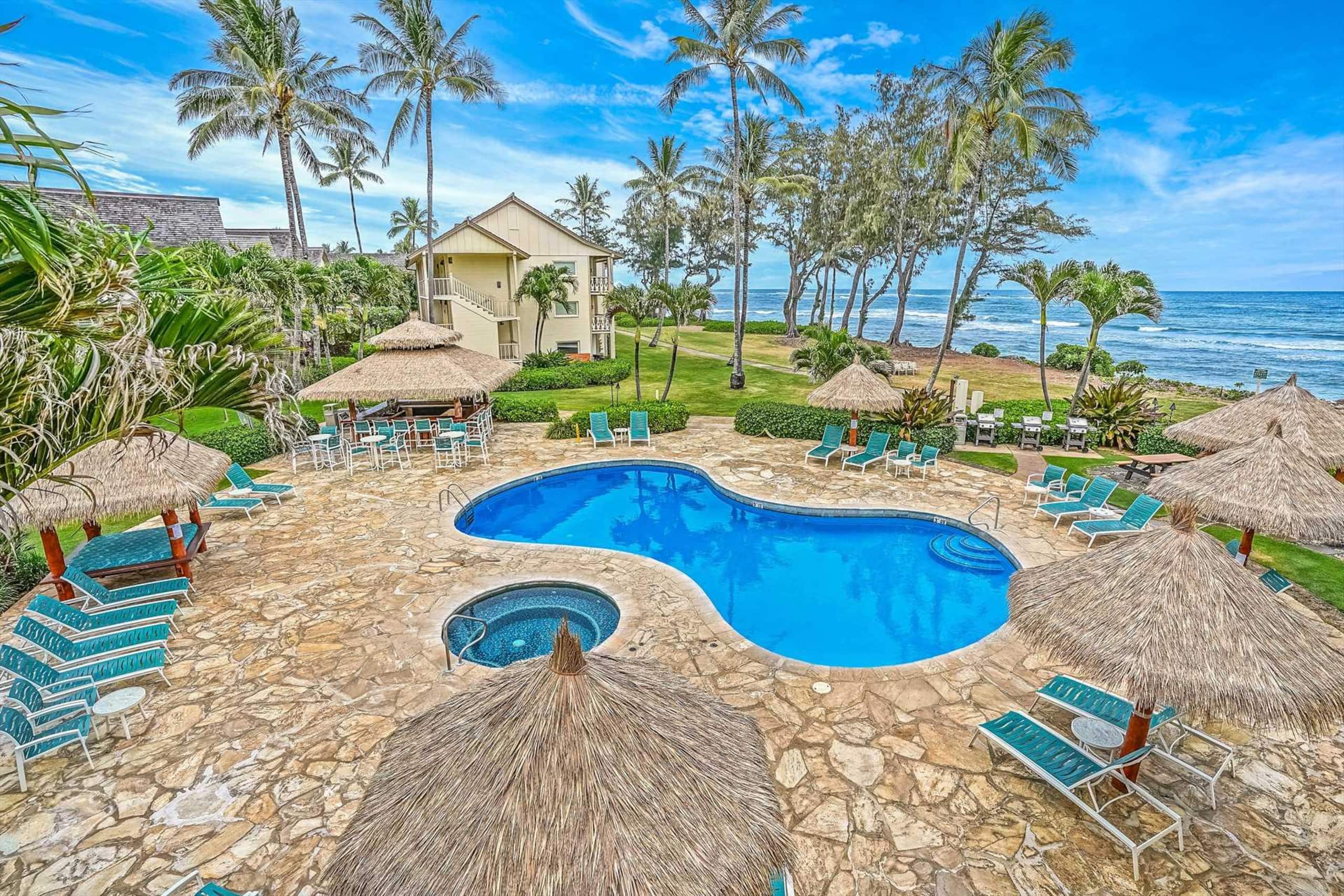 Oceanfront Ocean View Studio | King Bed | Split AC - Photo 22