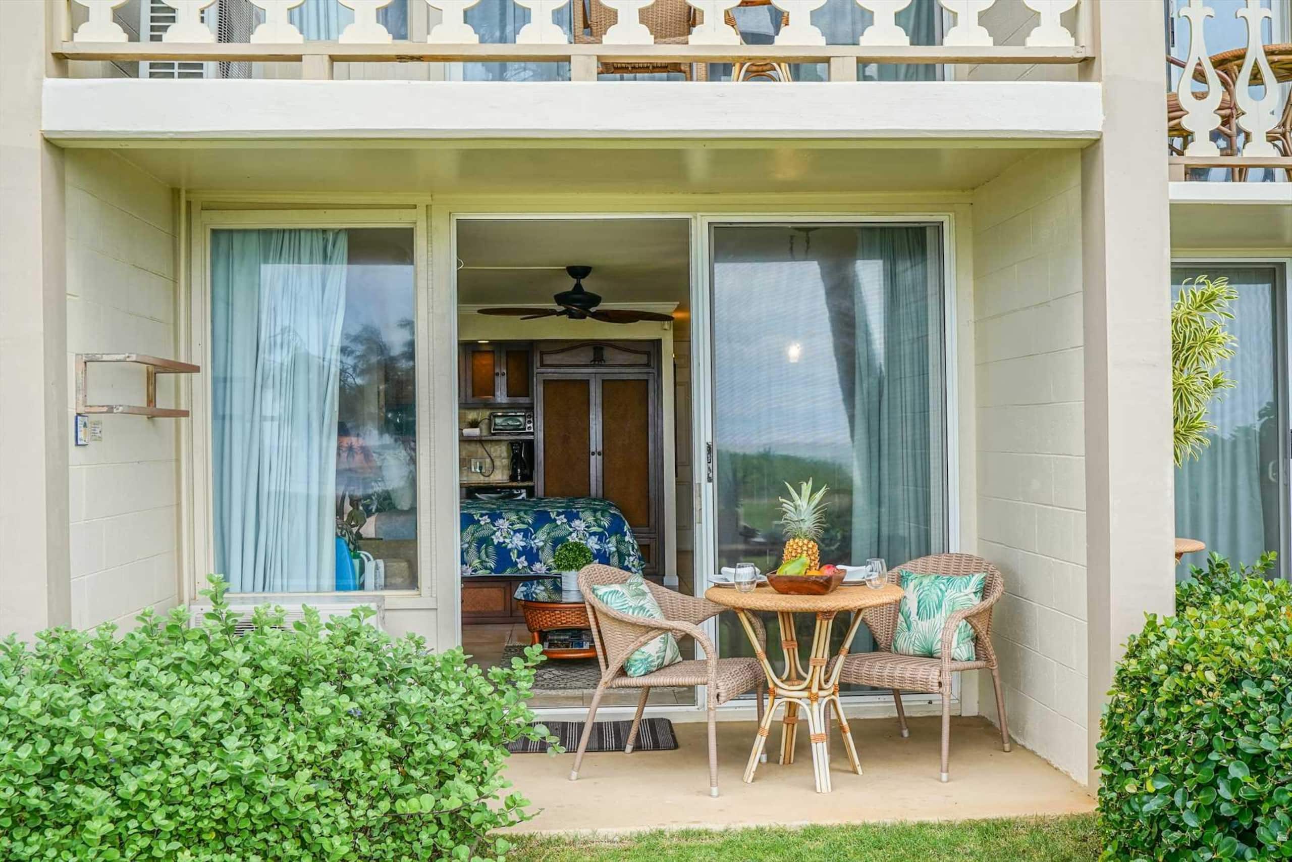 Oceanfront Ocean View Studio | King Bed | Split AC - Photo 3