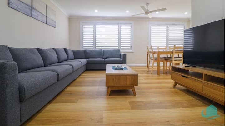 Caves Beach Getaway - Pool, Beach & Dog Friendly - Caves Beach