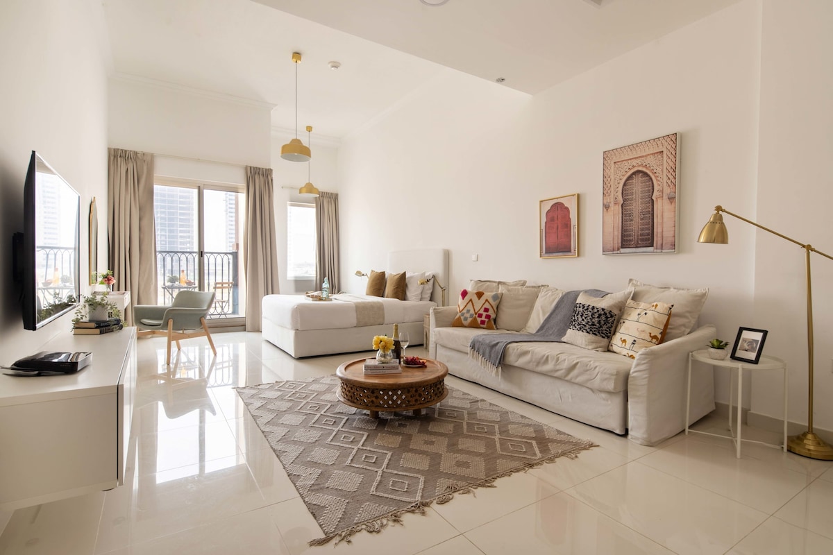 Popular Airbnb listing: Spacious & Luxurious studio in Sports City! in Al Hebiah Fourth