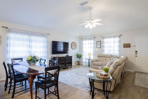 Big Tree Lane-Family Friendly, Near PCC, Beaches