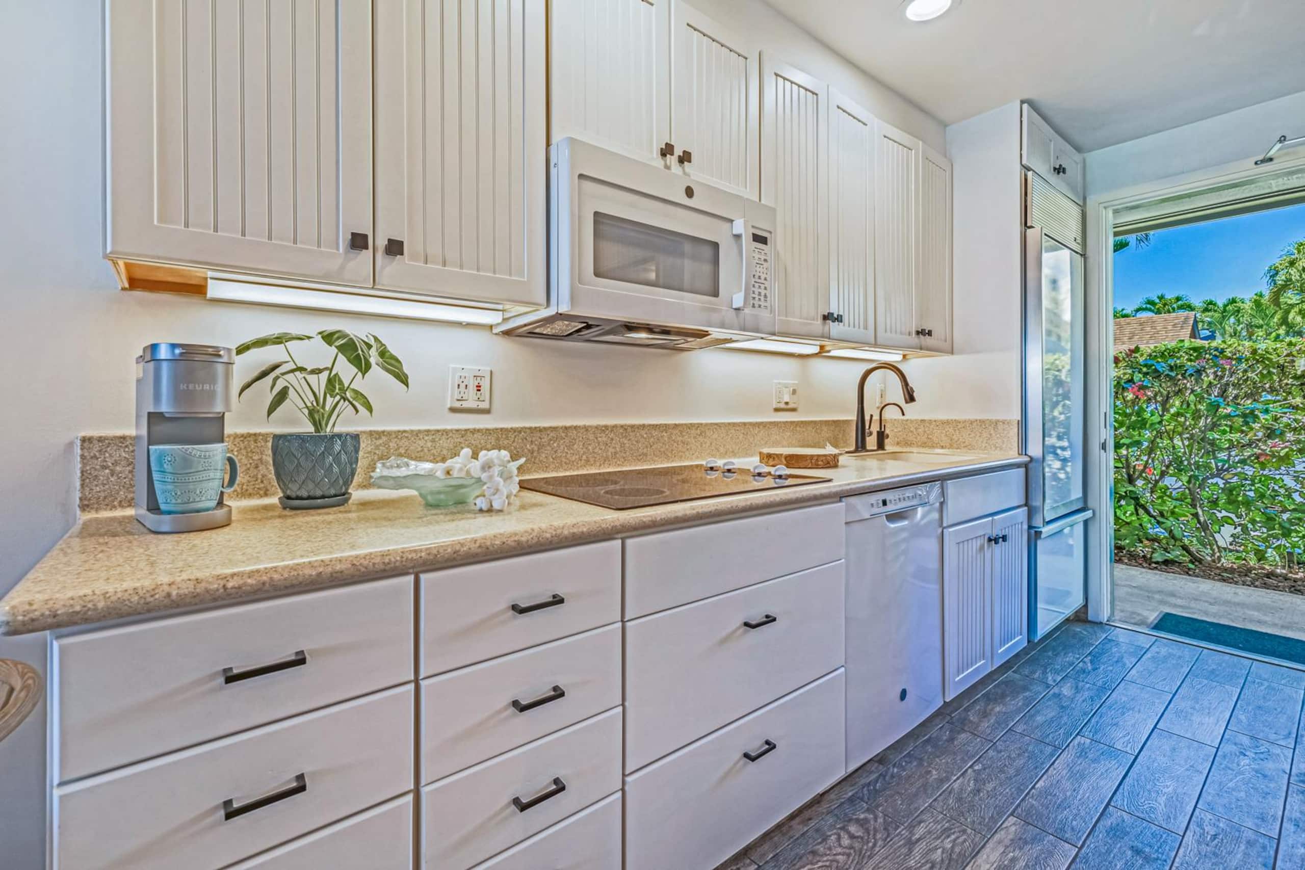 Condo in Lahaina · ★5.0 · 1 bedroom · 2 beds · 1 bath - Image 18