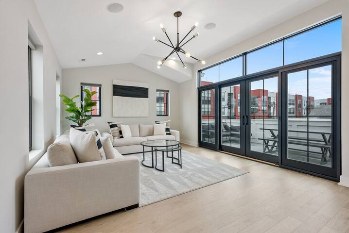 AMAZING MODERN NEW BUILD IN ITALIAN VILLAGE! gallery image 3