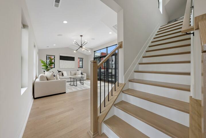 AMAZING MODERN NEW BUILD IN ITALIAN VILLAGE! gallery image 4