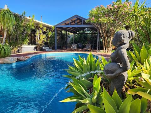 Tranquil Gumnut Cottage, close to Airport.