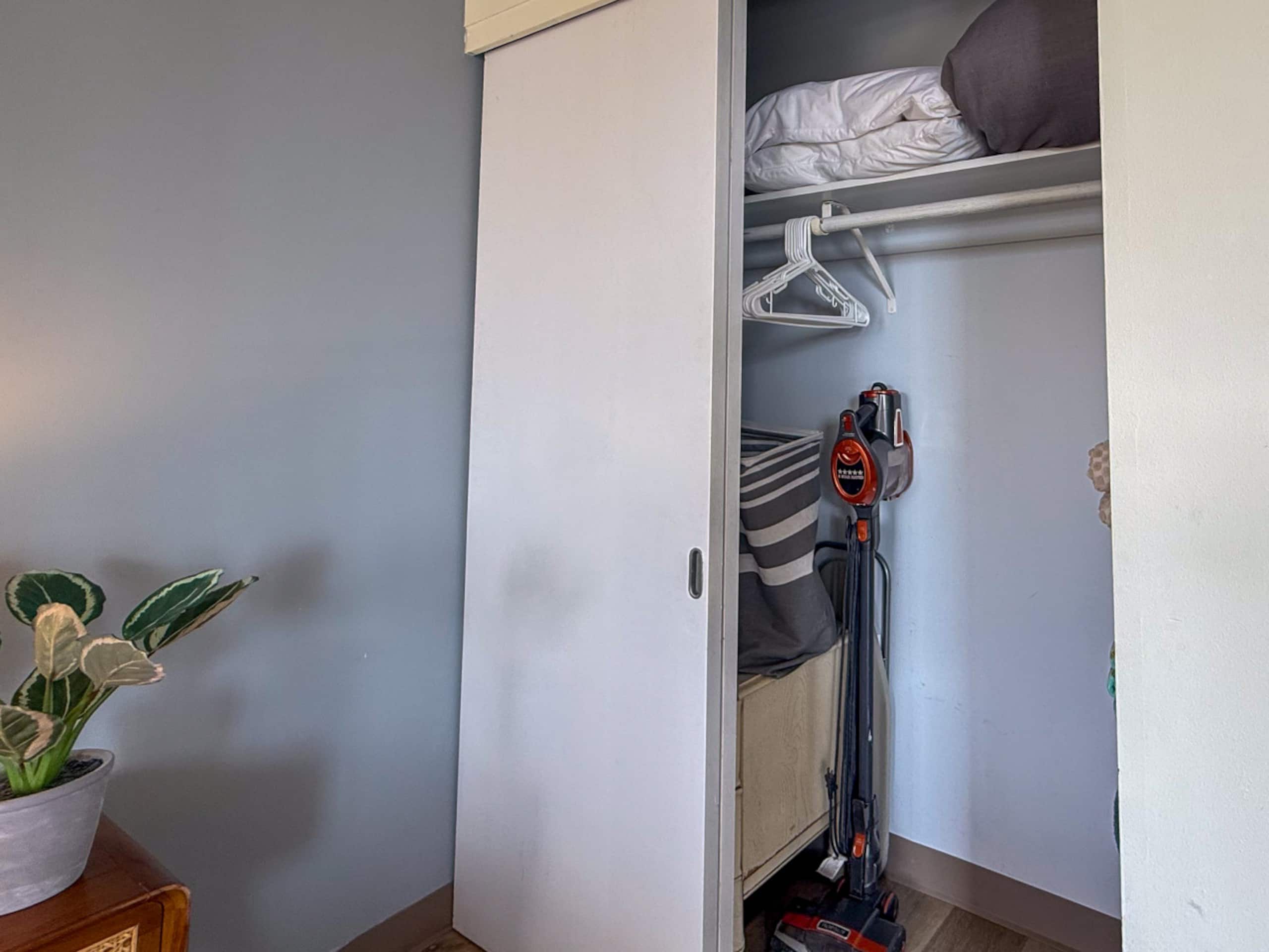 Condo in Honolulu · ★4.86 · 1 bedroom · 2 beds · 1 bath - Image 20