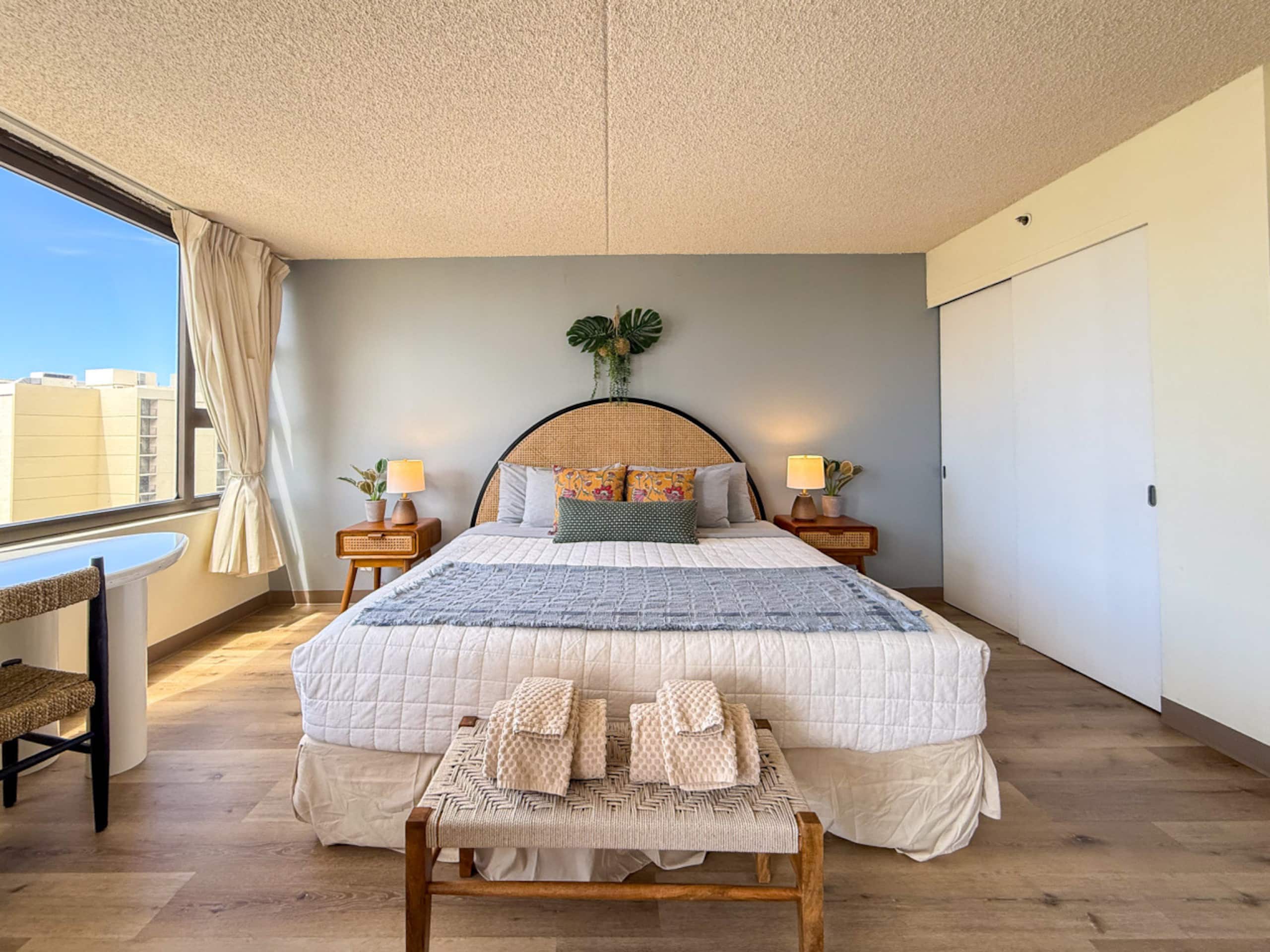 Condo in Honolulu · ★4.86 · 1 bedroom · 2 beds · 1 bath - Image 9