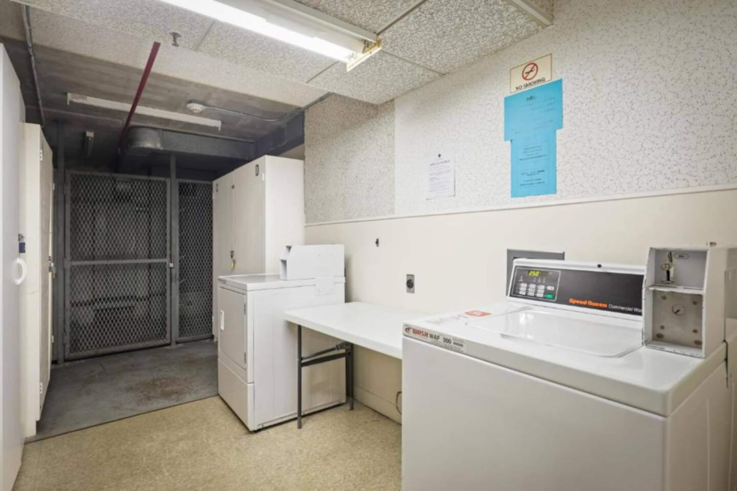 Condo in Honolulu · ★4.86 · 1 bedroom · 2 beds · 1 bath - Image 21