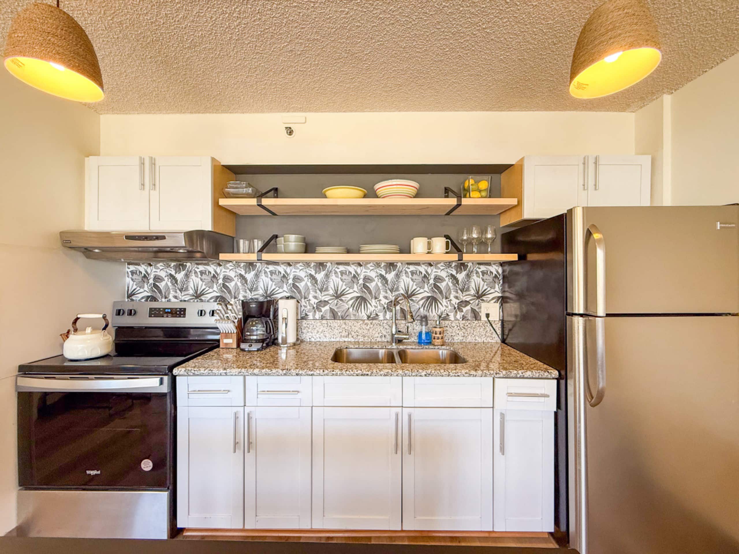 Condo in Honolulu · ★4.86 · 1 bedroom · 2 beds · 1 bath - Image 12